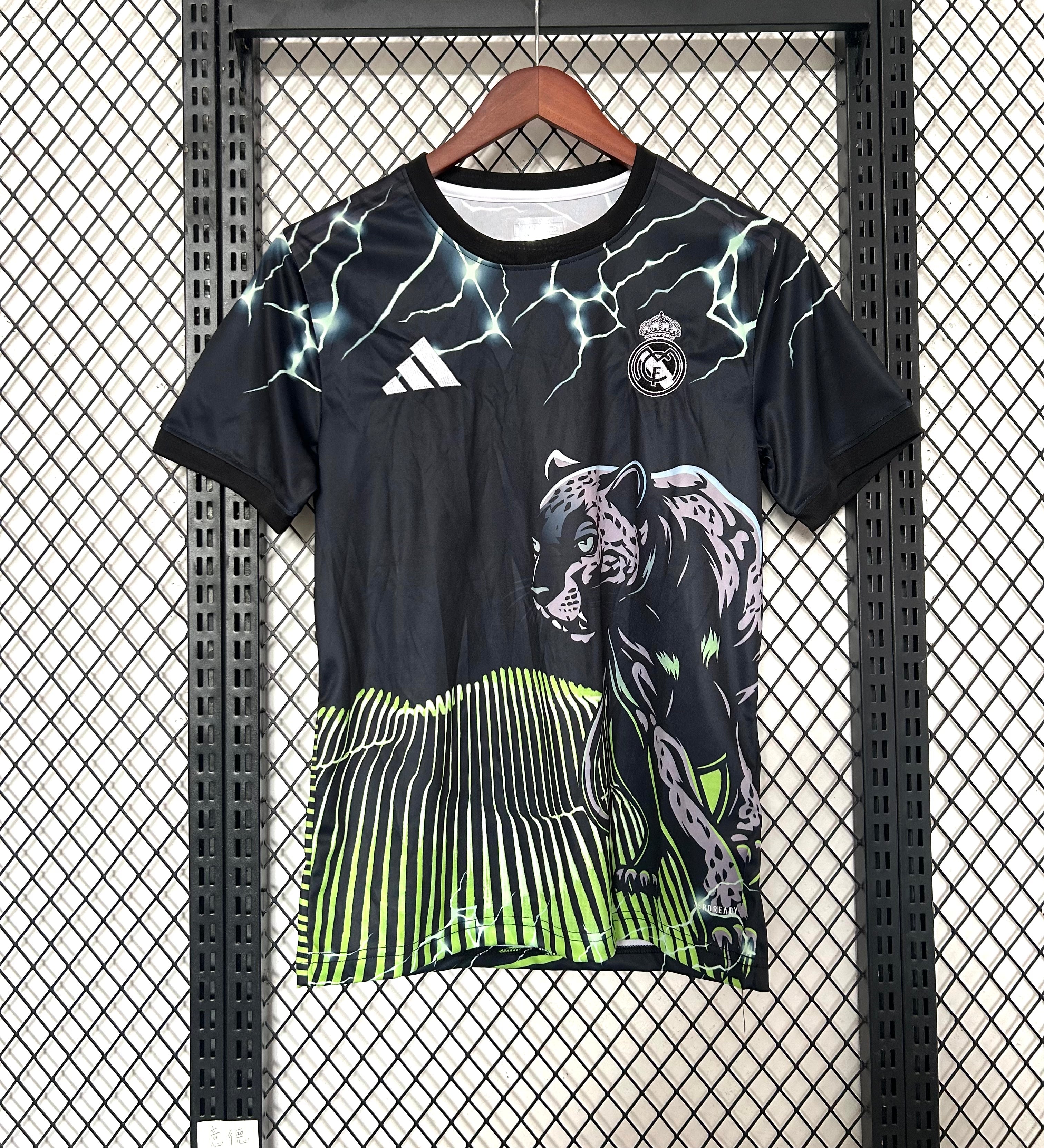 Maglia real madrid special 2024/25 nera gialla