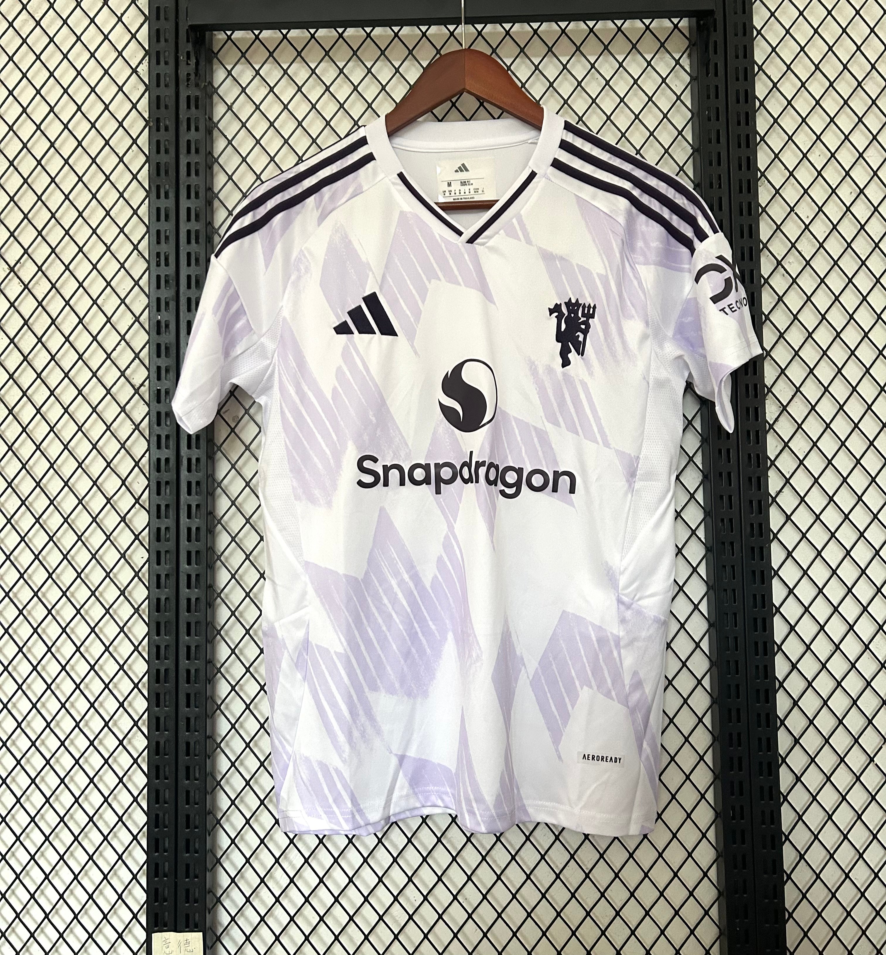 Manchester United 2025/26 Away Jersey