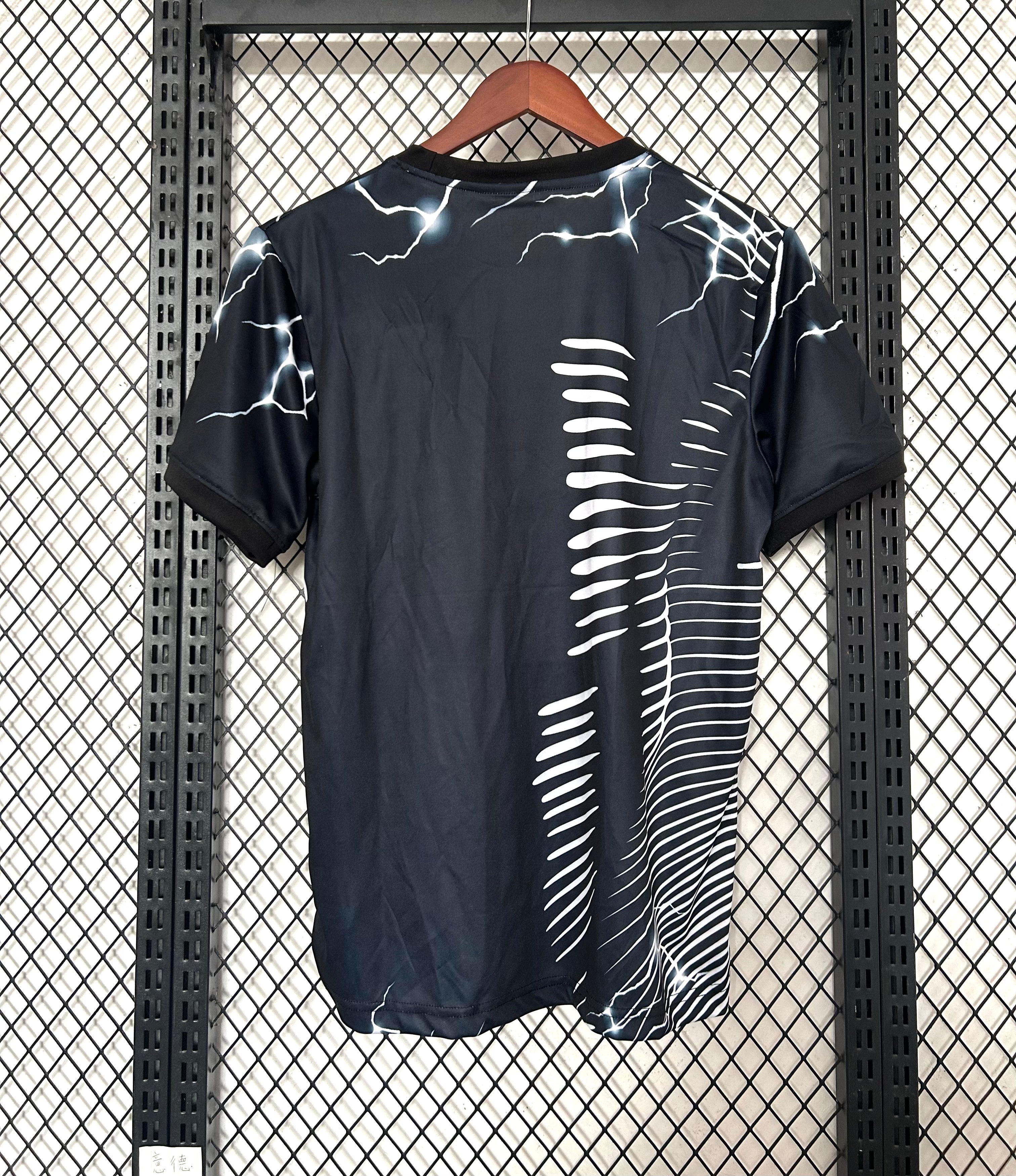 Maglia real madrid special 2024/25 nera bianca