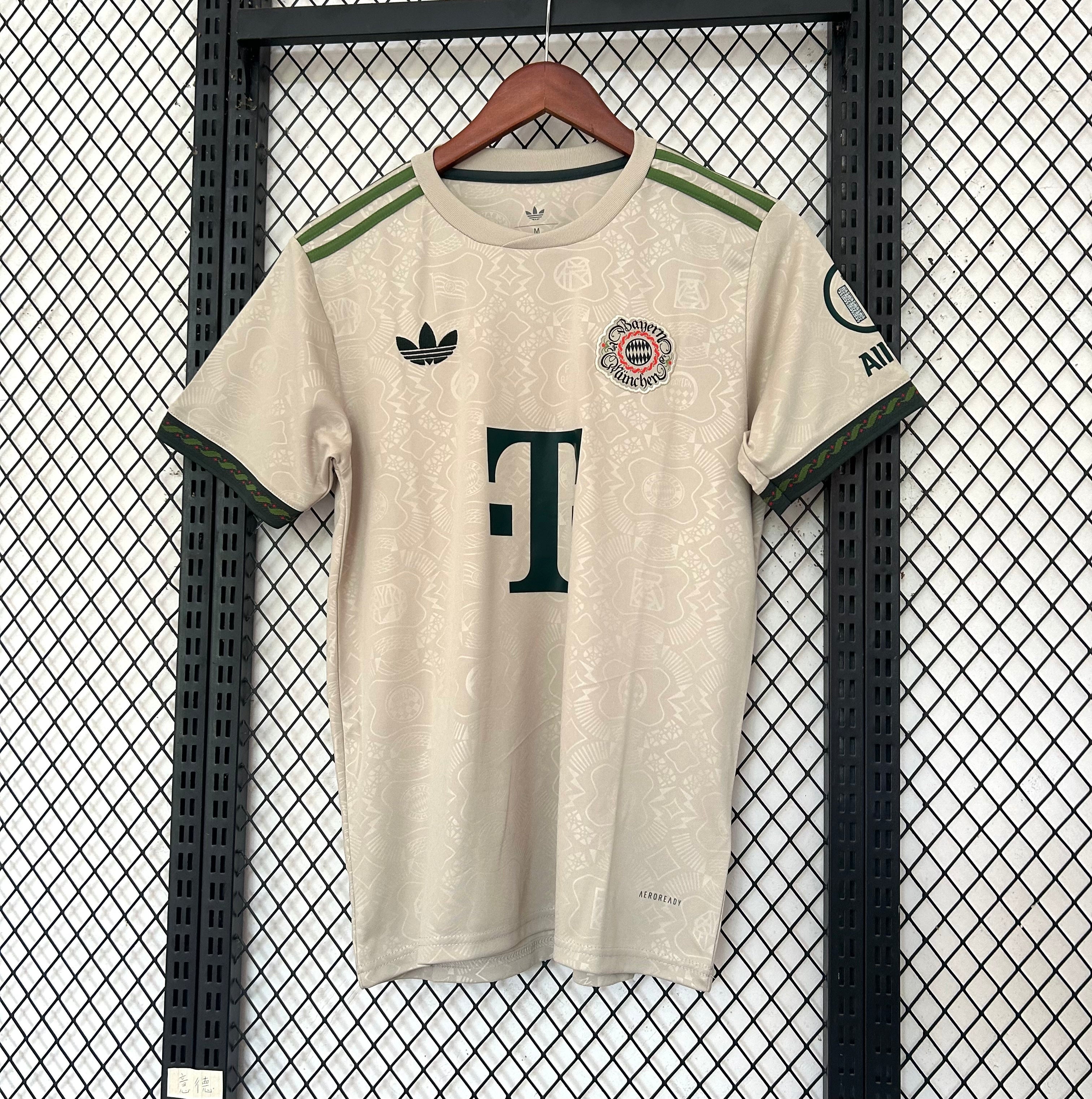 Bayern Munich 2025/26 Oktoberfest jersey