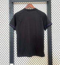 Maglia Real Madrid special 2024/25 nera con pipistrelli viola